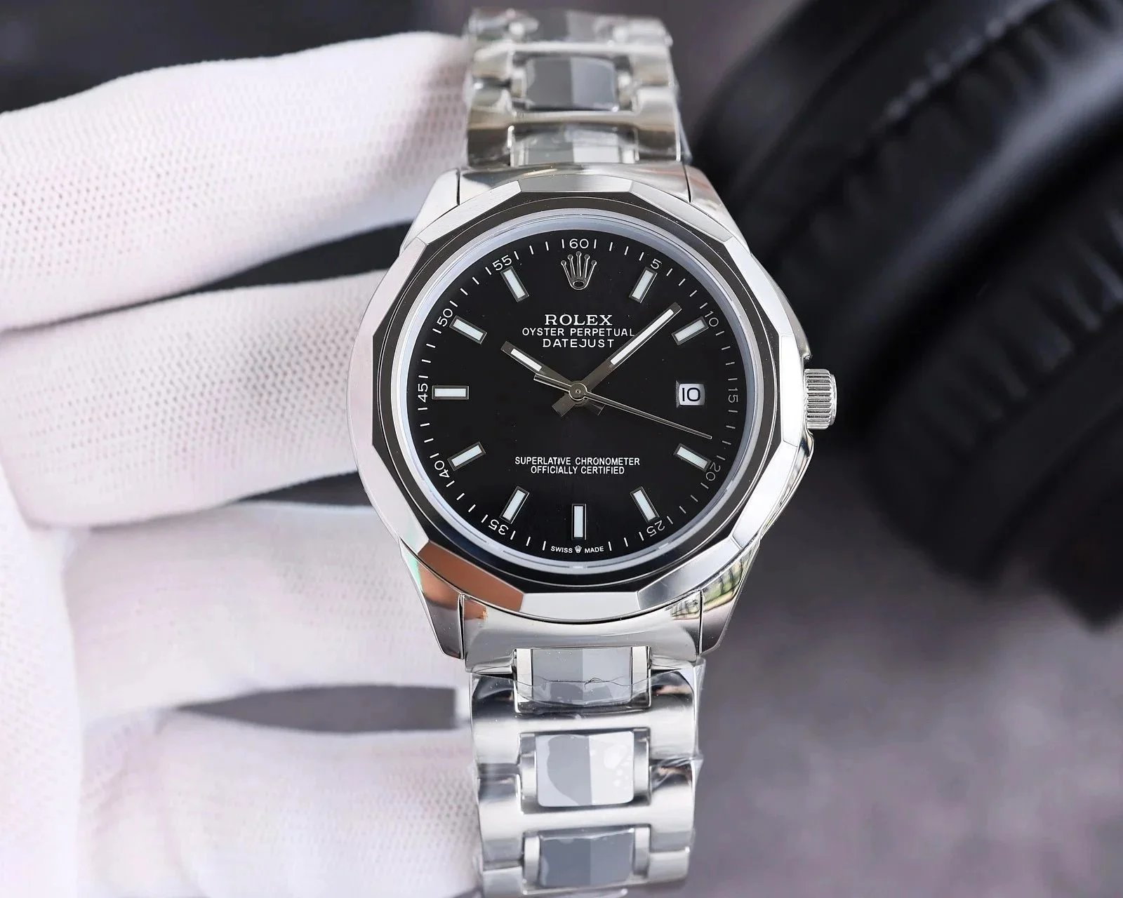 High-quality, fashionable, and luxurious time – additional view