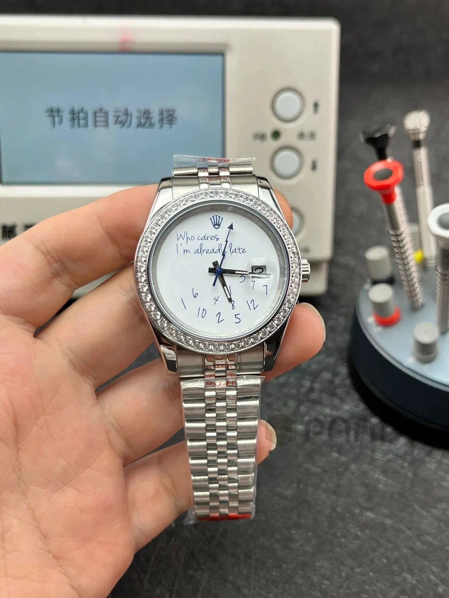 High-quality, fashionable, mechanical, and premium feel – additional view
