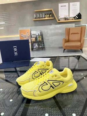 YHH08 Casual Sneakers