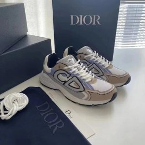 YHH08 Casual Sneakers
