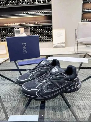 YHH08 Casual Sneakers