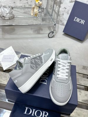 Casual Sneakers – 35 Styles