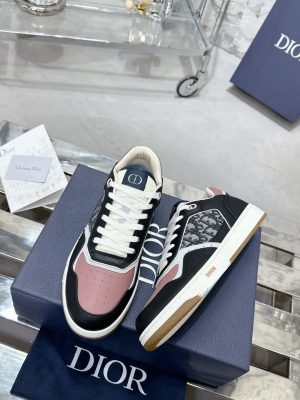 Casual Sneakers – 35 Styles