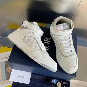 Casual Sneakers – 35 Styles