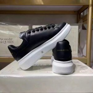 Casual Sneakers – 38 Styles