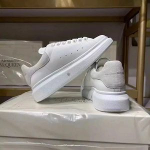 Casual Sneakers – 38 Styles