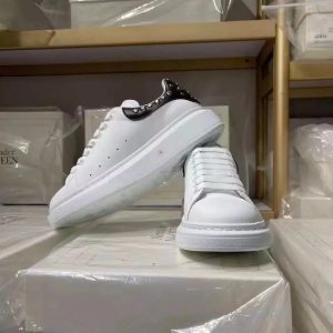 Casual Sneakers – 38 Styles