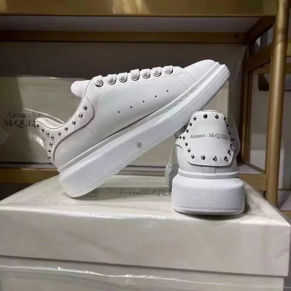 A fashionable pair of shoes – Style 14