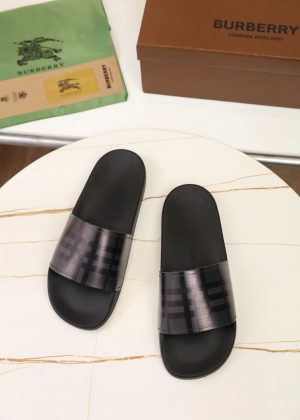 Casual Slides & Sandals – 19 Styles