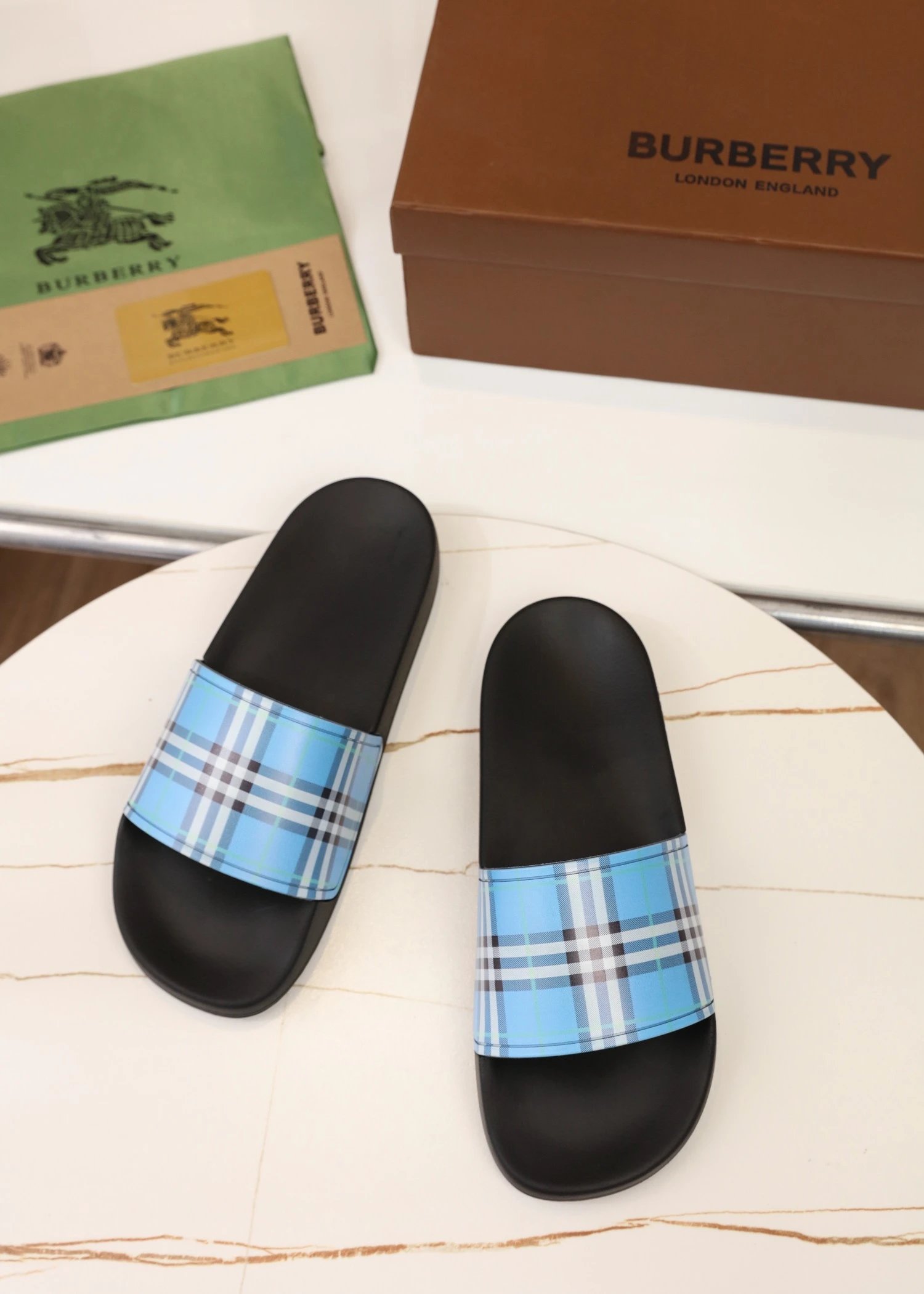 High-quality casual slippers – Style 1