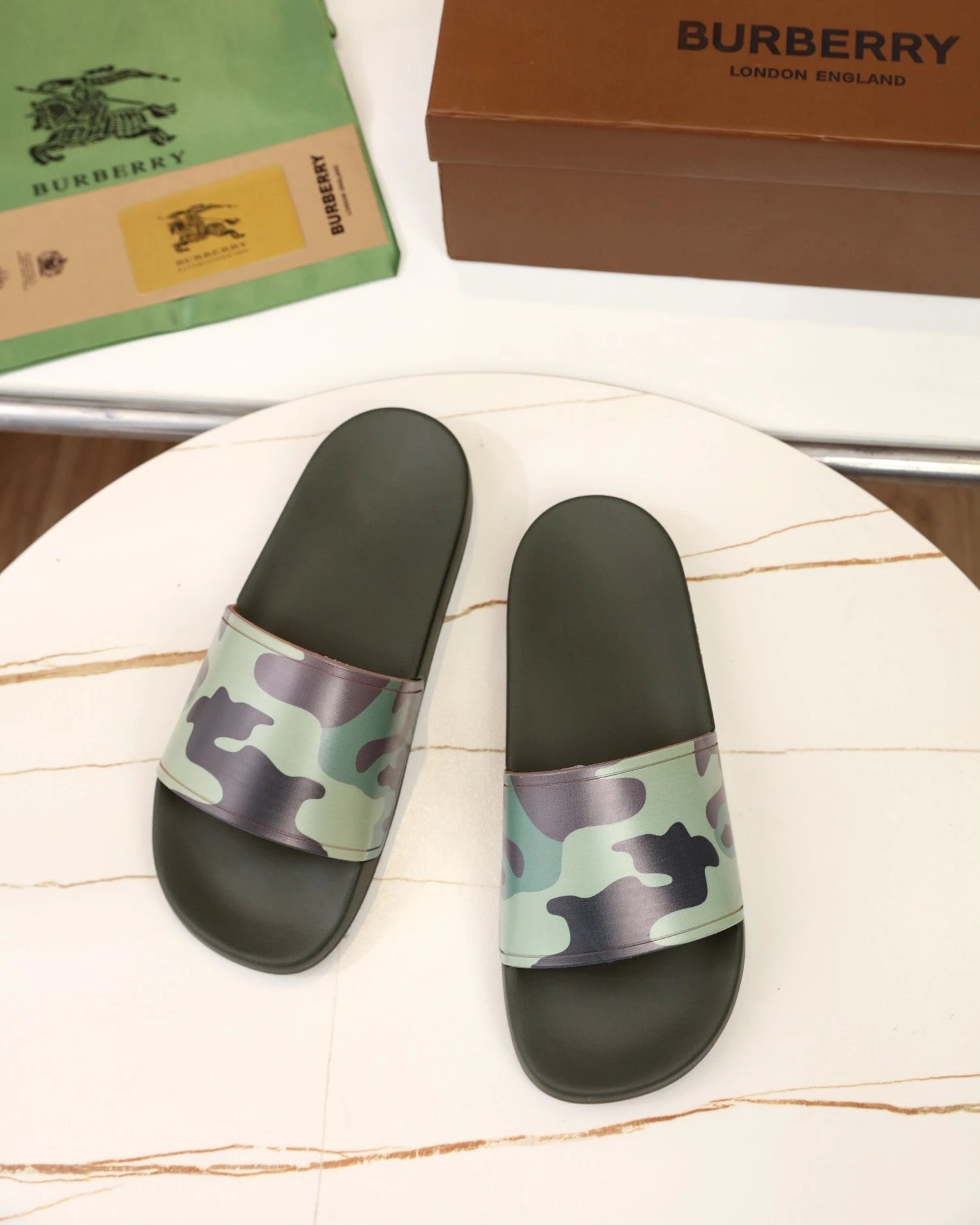 High-quality casual slippers – Style 3