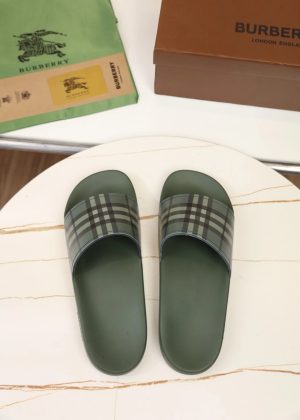Casual Slides & Sandals – 19 Styles