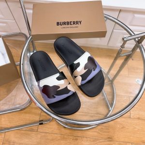 Casual Slides & Sandals – 19 Styles