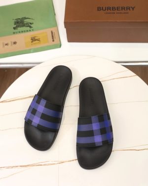 Casual Slides & Sandals – 19 Styles