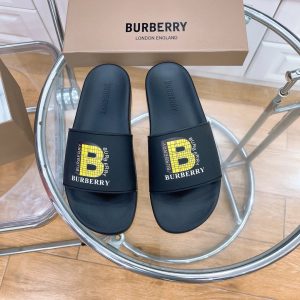 Casual Slides & Sandals – 19 Styles