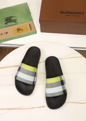 Casual Slides & Sandals – 19 Styles