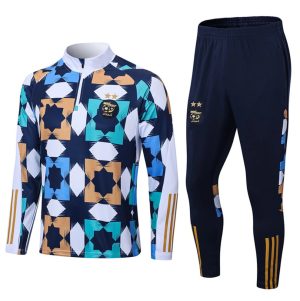 Matching Tracksuits – 38 Styles