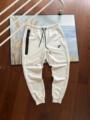 Matching Tracksuits – 25 Styles