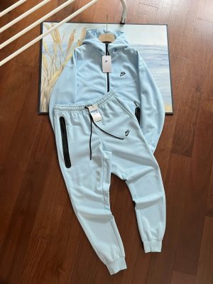 Matching Tracksuits – 25 Styles