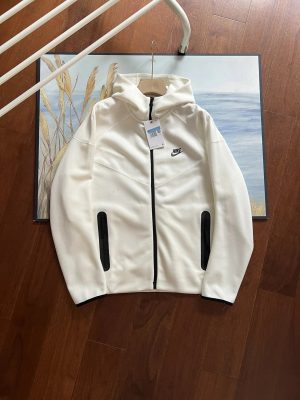 Matching Tracksuits – 25 Styles