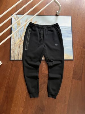Matching Tracksuits – 25 Styles