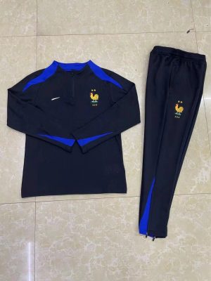Matching Tracksuits – 39 Styles