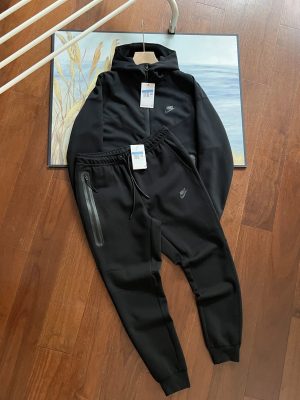 Matching Tracksuits – 25 Styles