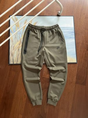 Matching Tracksuits – 25 Styles