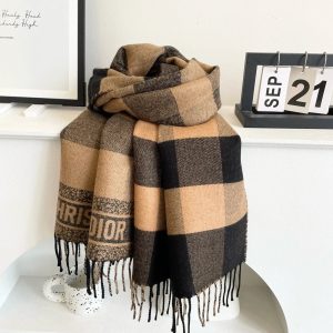 Unisex Scarves & Gloves – 33 Styles
