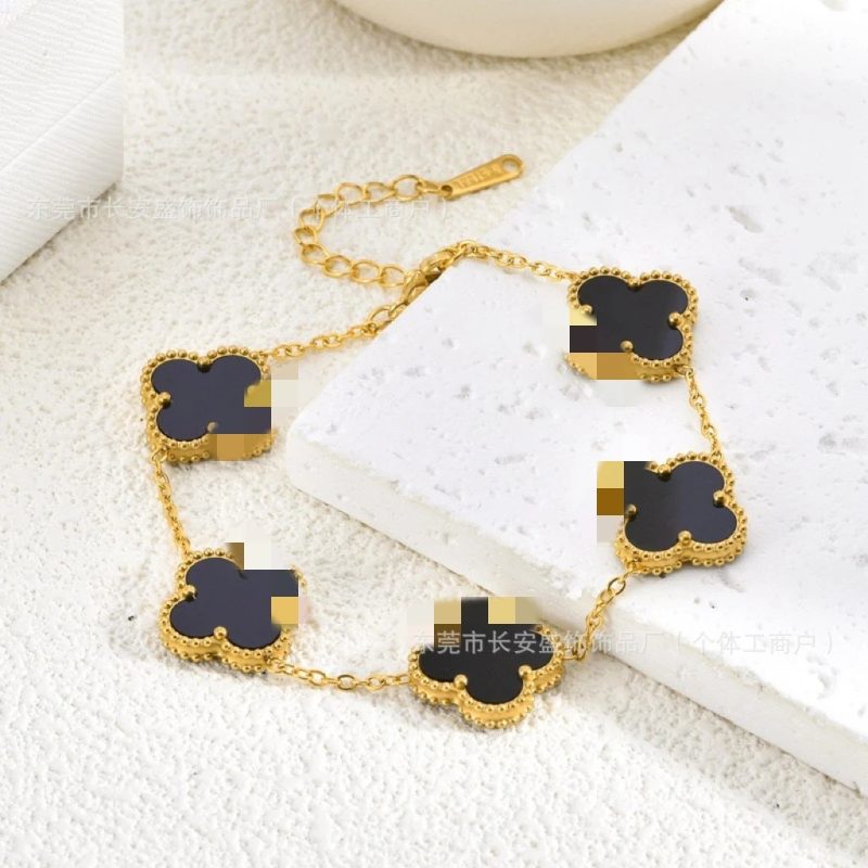 Style Gold tail chain 15mm black