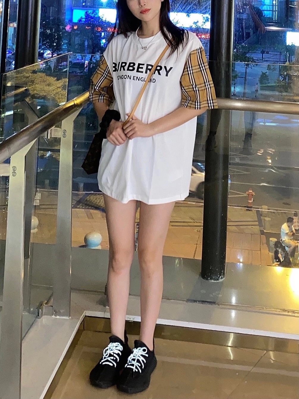 High-quality, fashionable, and versatile T-shirt from the factory – additional view