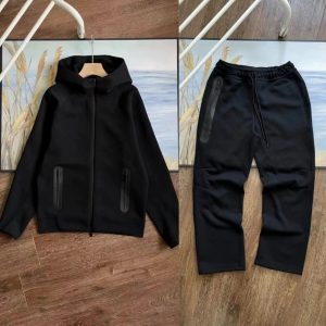 Matching Tracksuits – 40 Styles