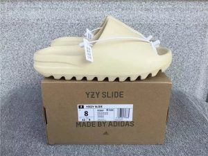 Casual Slides & Sandals – 8 Styles