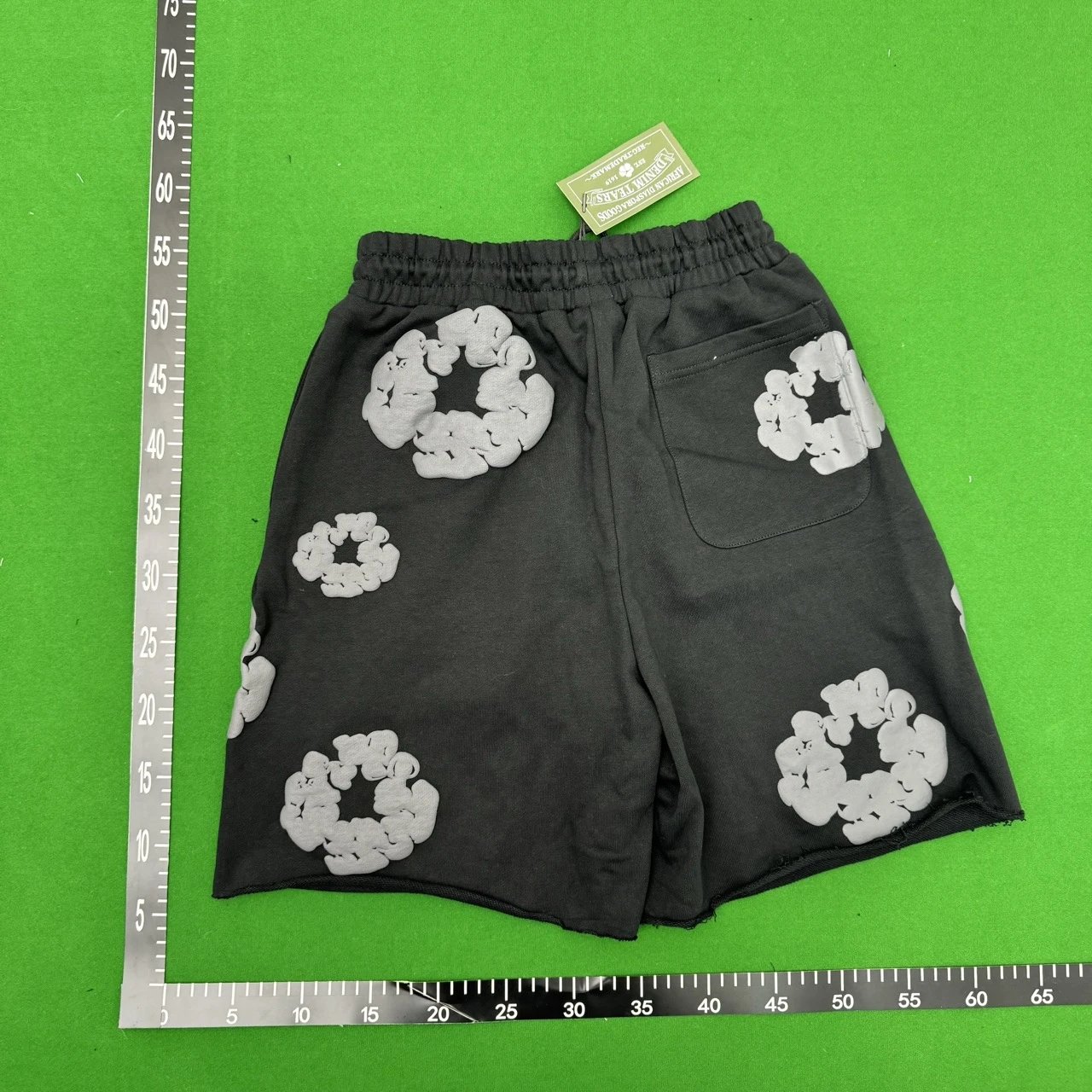 High-quality factory-made shorts set – additional view
