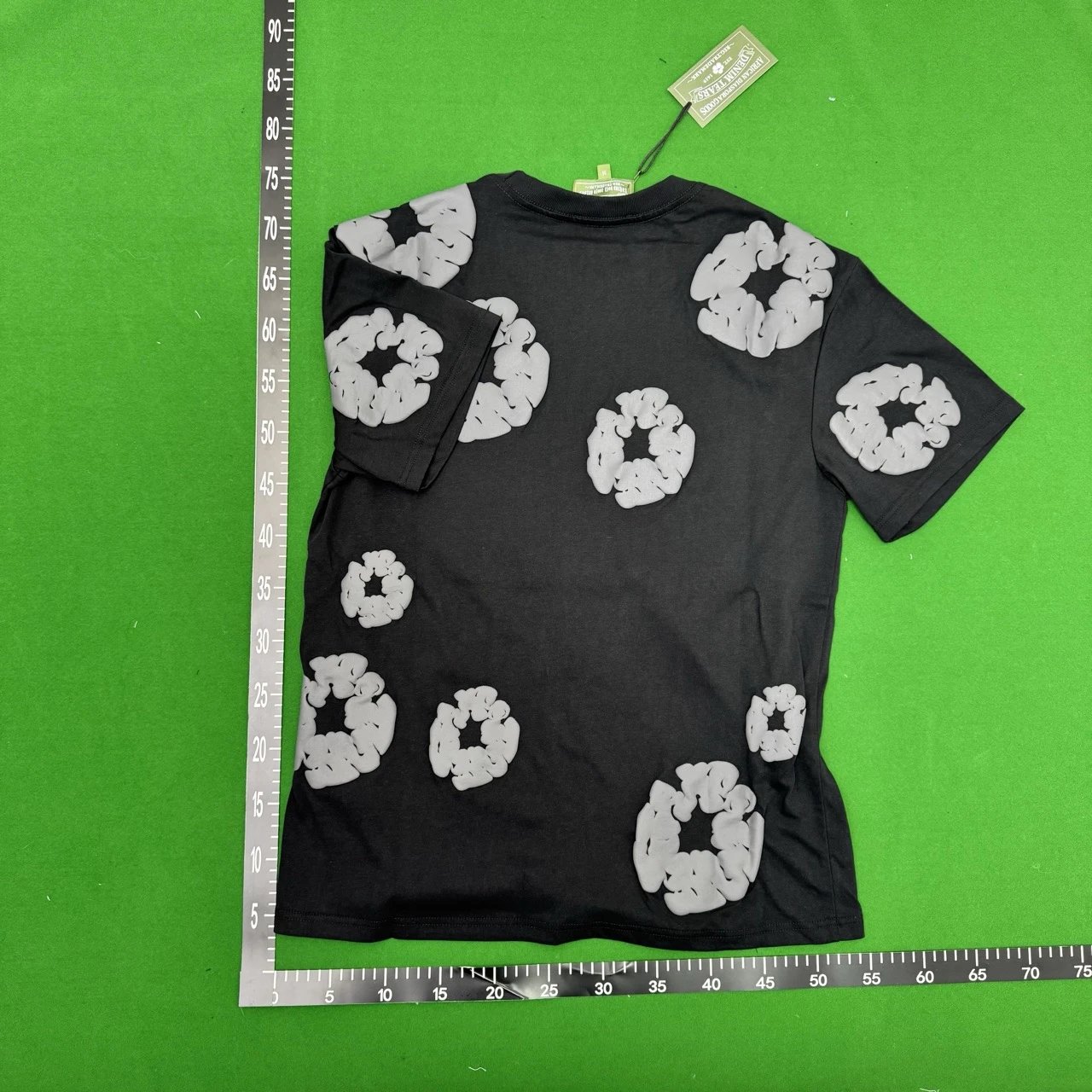 High-quality factory-made shorts set – additional view
