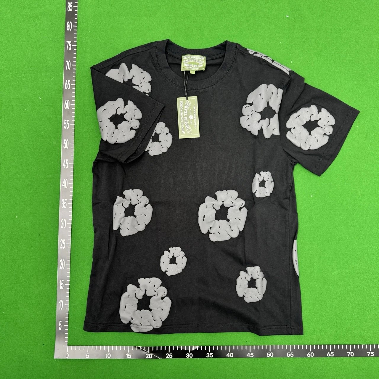 High-quality factory-made shorts set – additional view