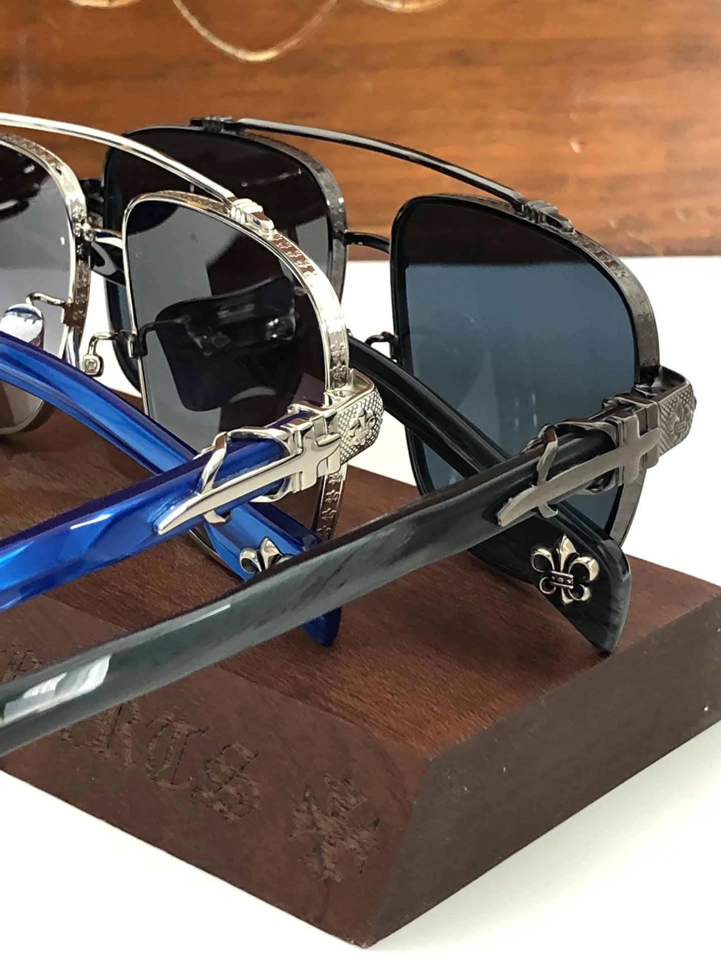 Unisex Eyewear – 35 Styles detail 9