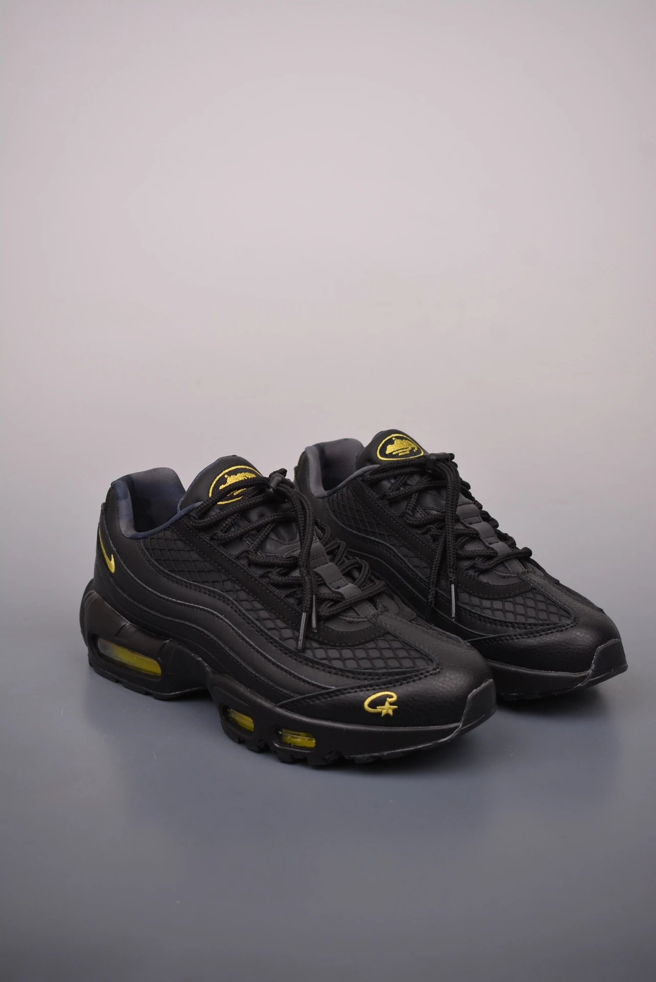 AM-001 Casual Sneakers detail 2