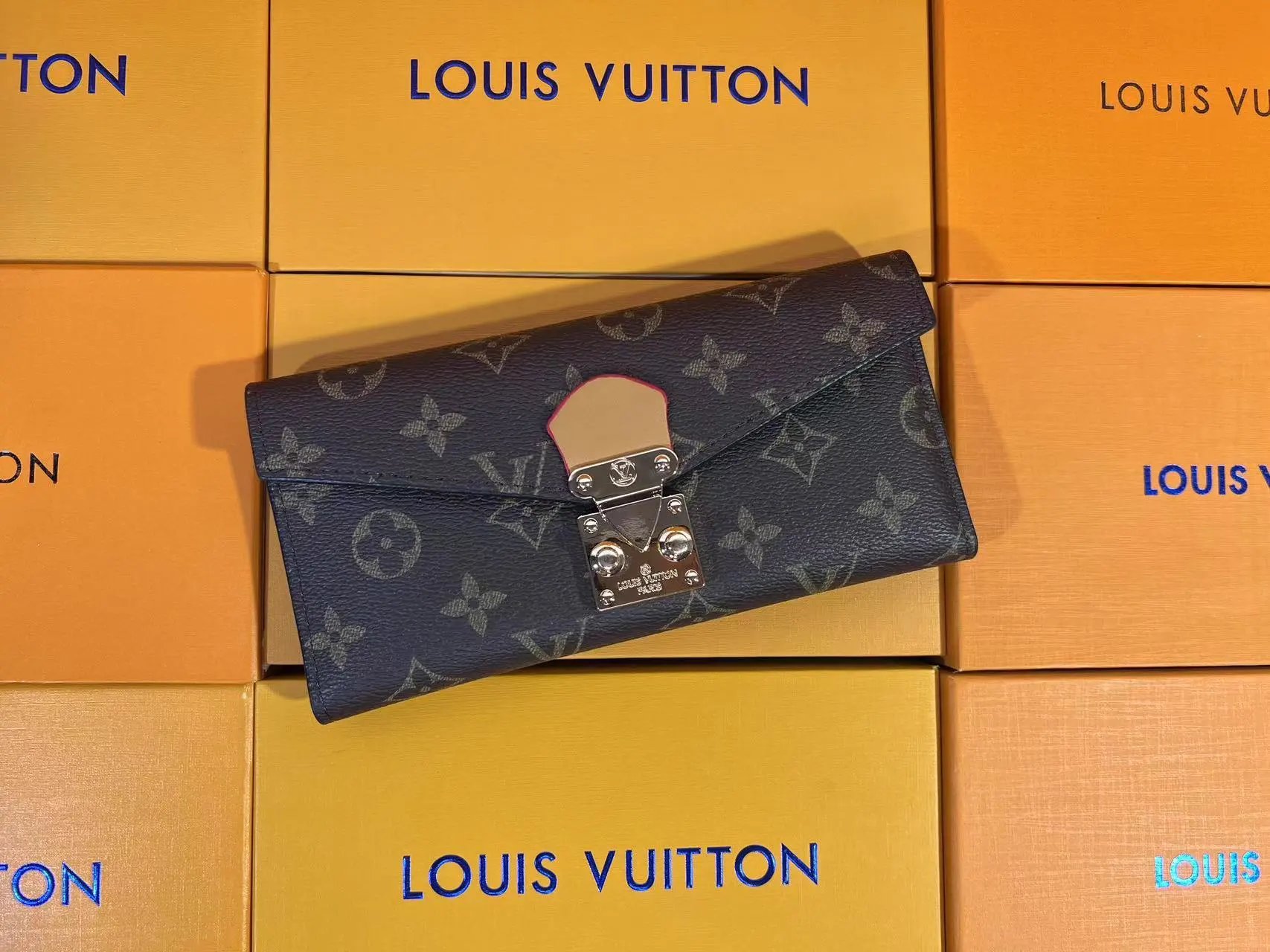 Everyday Wallets – 39 Styles detail 3