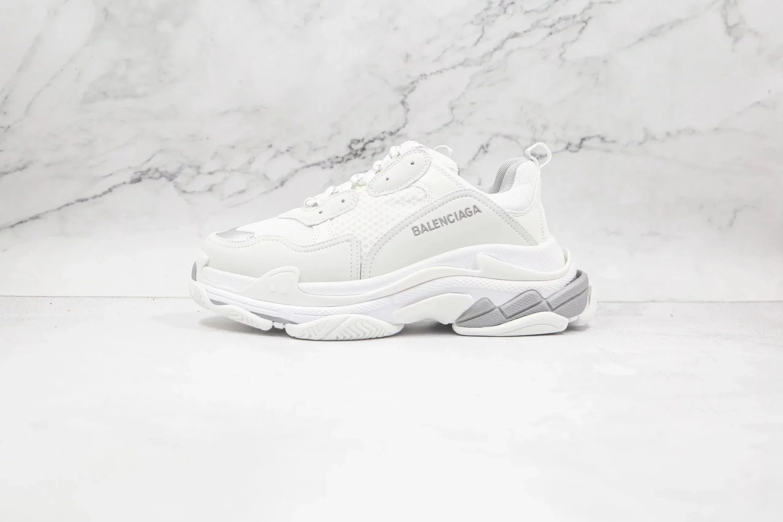 B Casual Sneakers – 15 Styles detail 11