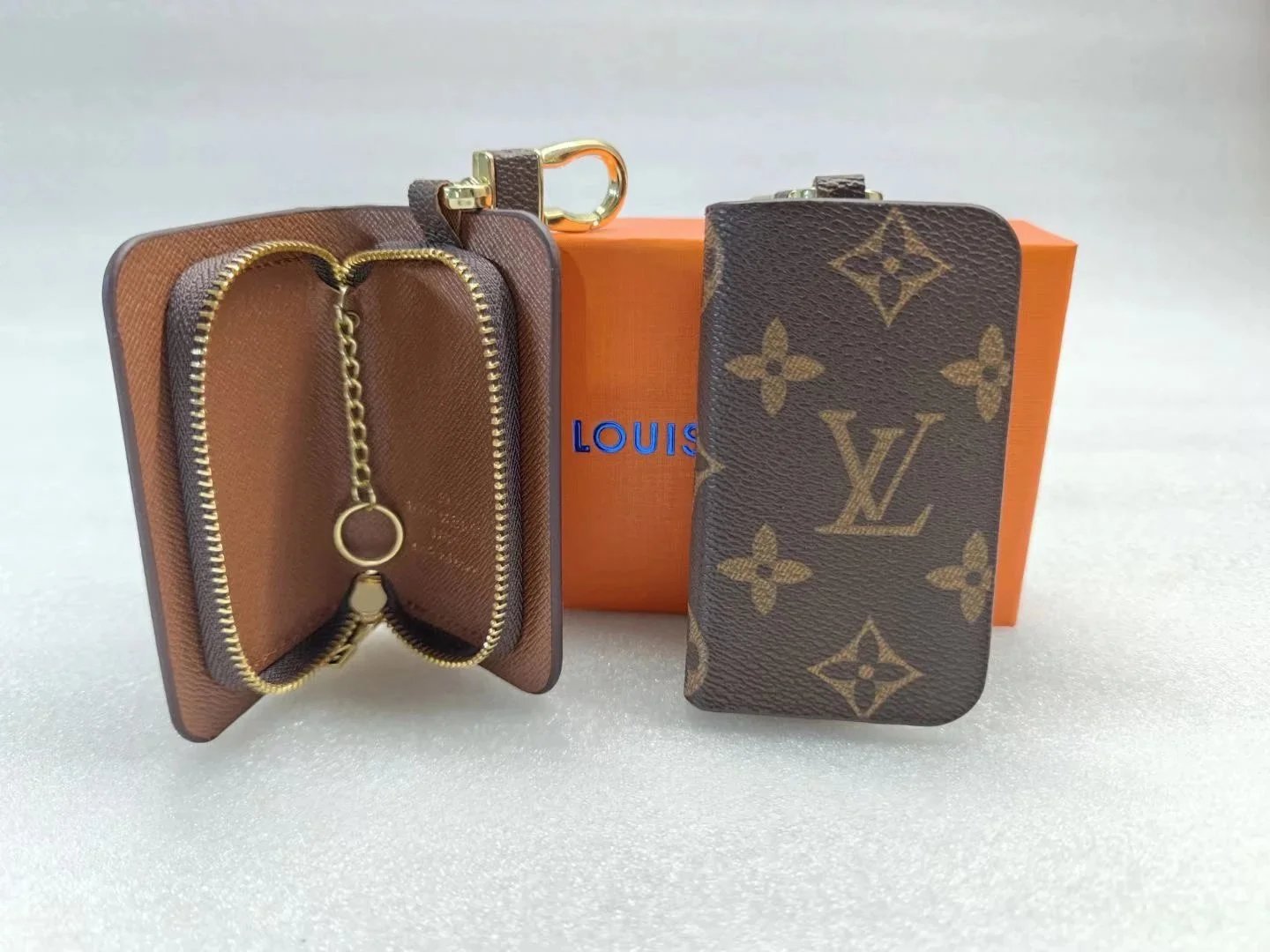 Everyday Wallets – 40 Styles detail 12