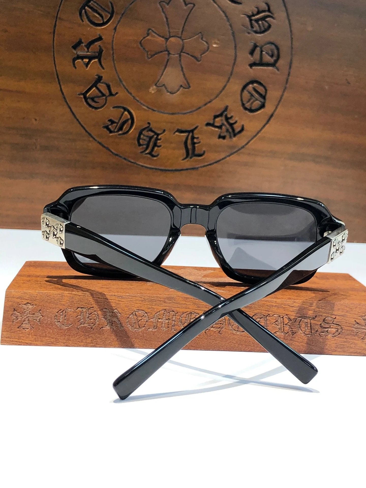 Unisex Eyewear – 35 Styles detail 8