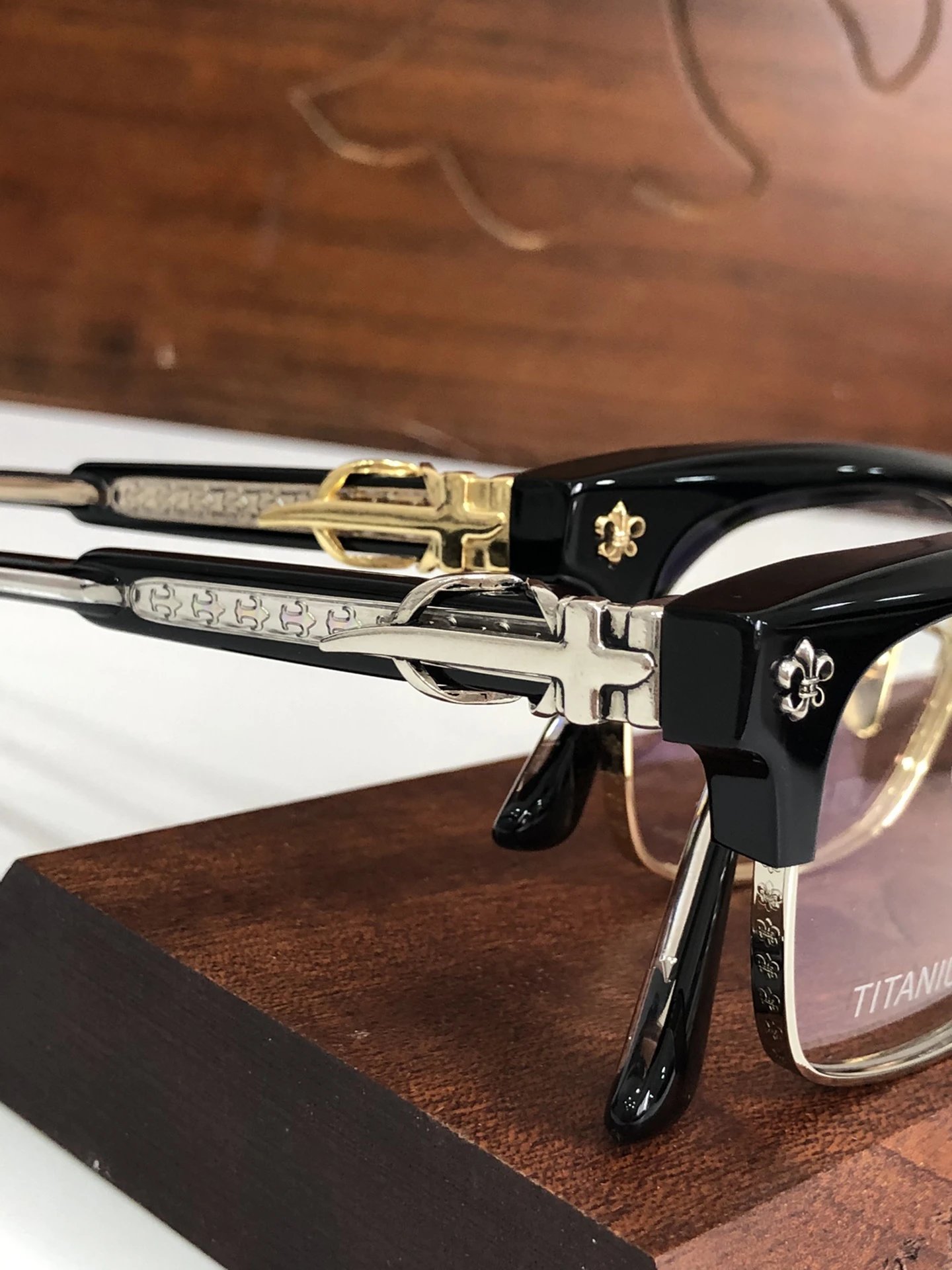 Unisex Eyewear – 35 Styles detail 6