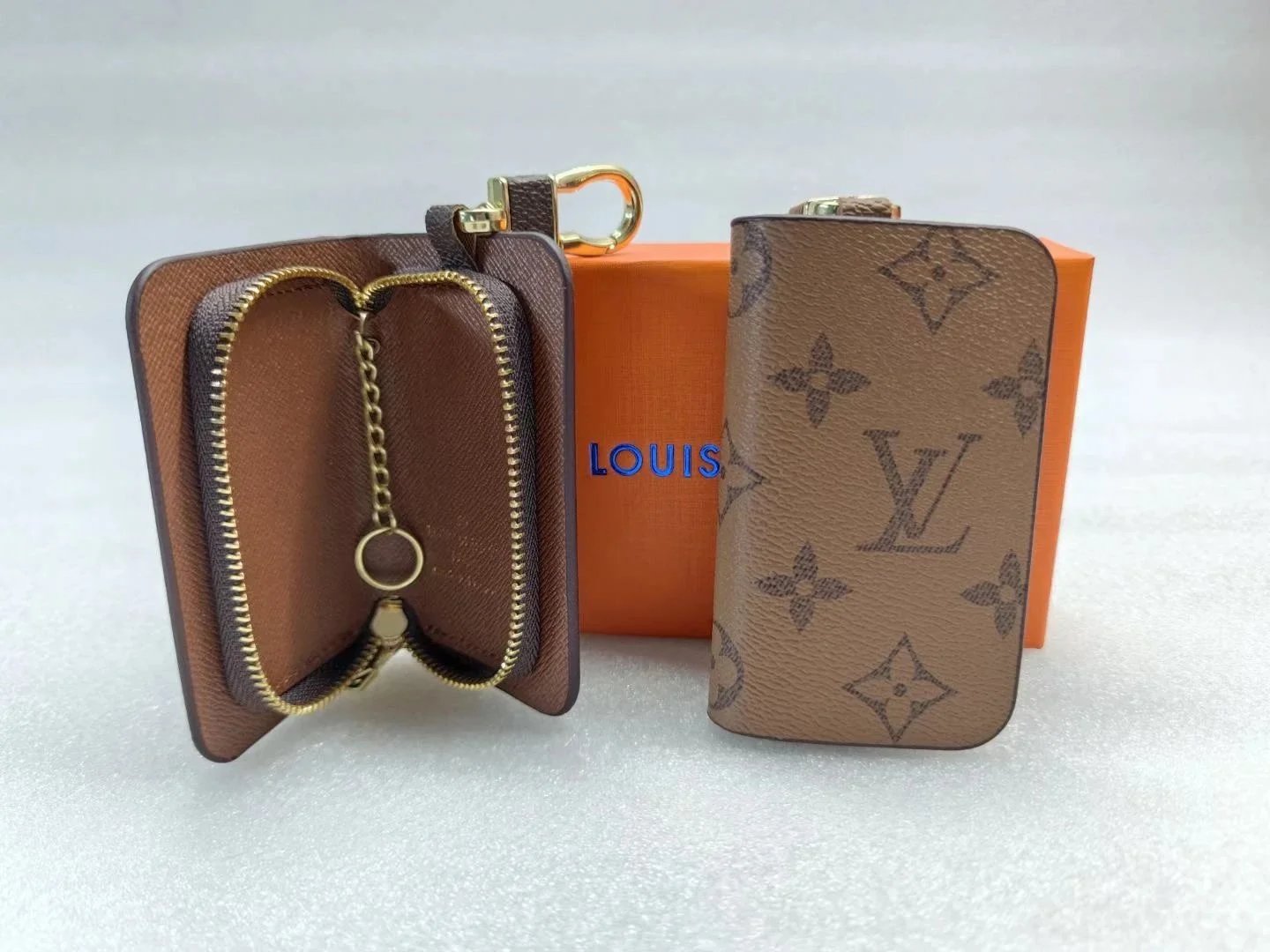 Everyday Wallets – 40 Styles detail 11