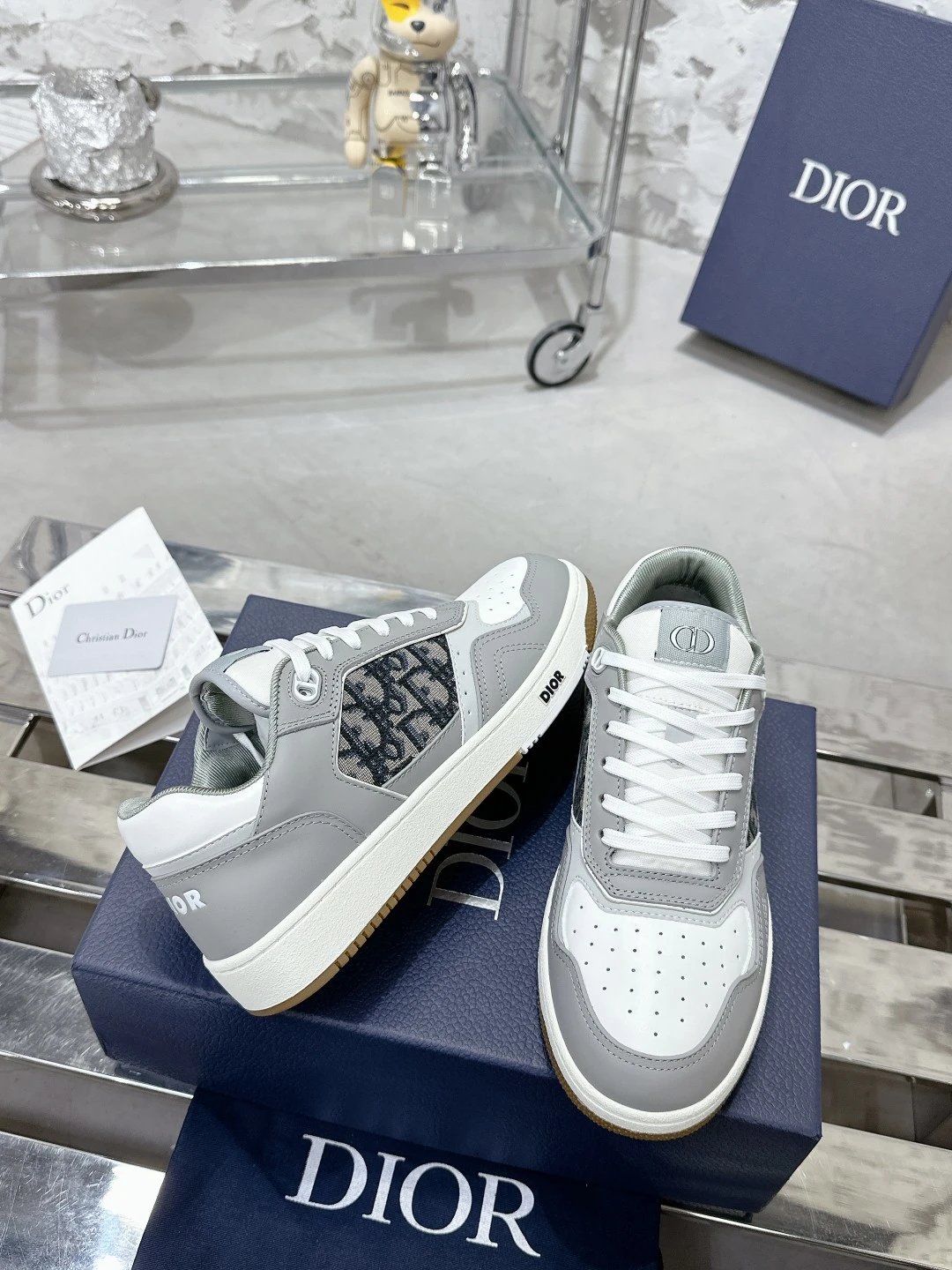 Casual Sneakers – 35 Styles detail 1
